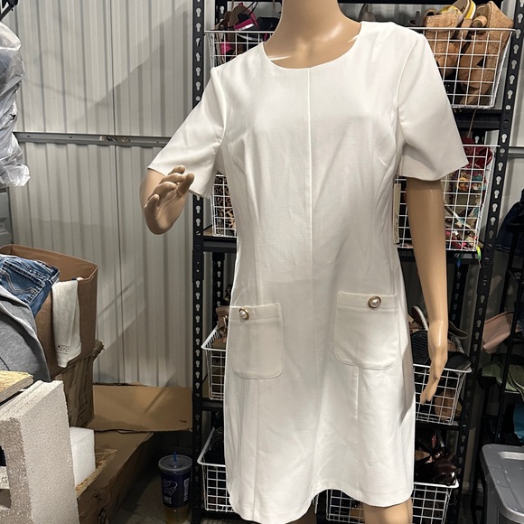 NWT Eliza J White classy box fit with scoop neckline Midi Dress with Pockets - Picture 1 of 11